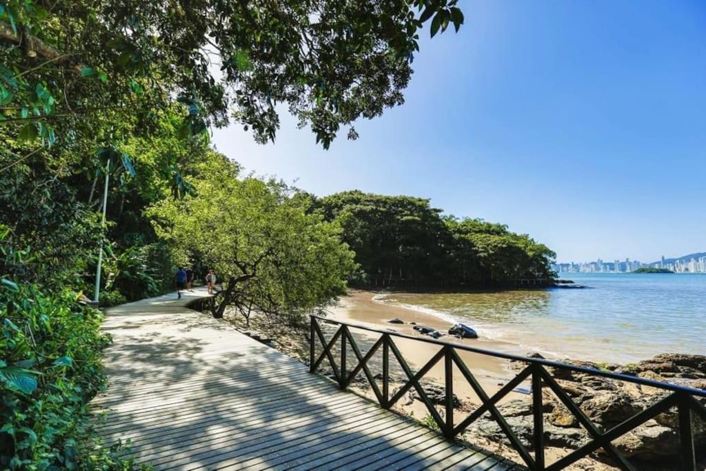 1 Quadra Da Praia E Da Roda Gigante Balneário Camboriú Exteriér fotografie